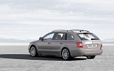 Обои автомобили Skoda Superb Combi - 2009
