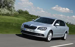 Обои автомобили Skoda Superb - 2013