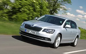 Обои автомобили Skoda Superb - 2013