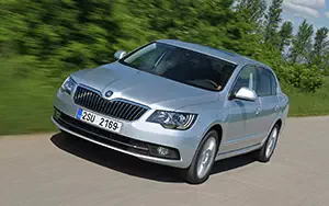 Обои автомобили Skoda Superb - 2013
