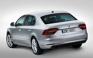   Skoda Superb - 2013