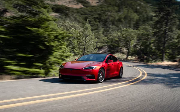   Tesla Model S Plaid - 2025