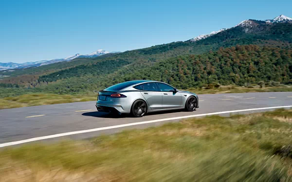   Tesla Model S Plaid - 2025