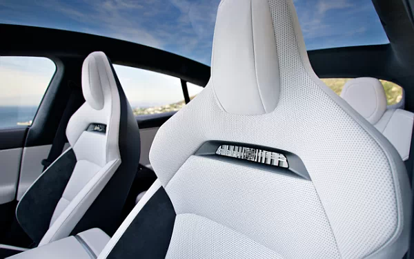   Tesla Model S Plaid - 2025