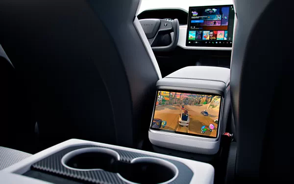   Tesla Model S Plaid - 2025