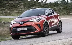  Toyota C-HR Hybrid (Orange) - 2019
