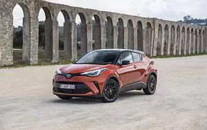   Toyota C-HR Hybrid (Orange) - 2019