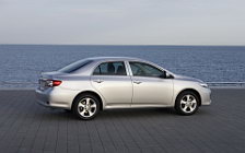 Обои автомобили Toyota Corolla - 2010