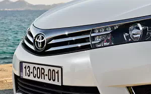 Обои автомобили Toyota Corolla - 2013