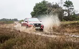 Обои автомобили Toyota Hilux 4x4 Special Edition Double Cab - 2018