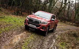 Обои автомобили Toyota Hilux 4x4 Special Edition Double Cab - 2018