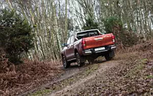 Обои автомобили Toyota Hilux 4x4 Special Edition Double Cab - 2018