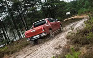 Обои автомобили Toyota Hilux 4x4 Special Edition Double Cab - 2018