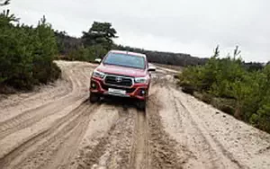 Обои автомобили Toyota Hilux 4x4 Special Edition Double Cab - 2018