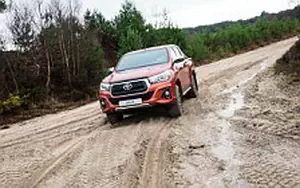 Обои автомобили Toyota Hilux 4x4 Special Edition Double Cab - 2018