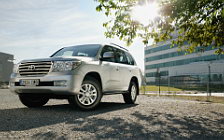 Обои автомобили Toyota Land Cruiser 200 - 2007