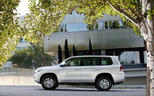 Обои автомобили Toyota Land Cruiser 200 - 2007