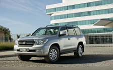 Обои автомобили Toyota Land Cruiser 200 - 2007