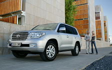Обои автомобили Toyota Land Cruiser 200 - 2007
