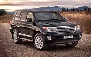   Toyota Land Cruiser 200 - 2012