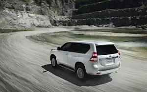   Toyota Land Cruiser Prado - 2013