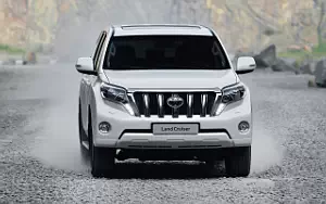   Toyota Land Cruiser Prado - 2013