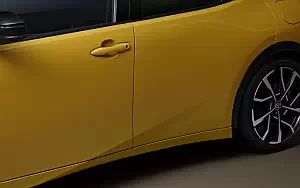 Обои автомобили Toyota Prius Plug-in Hybrid - 2023