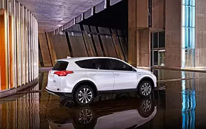   Toyota RAV4 Hybrid - 2016