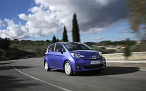 Обои автомобили Toyota Verso S - 2011