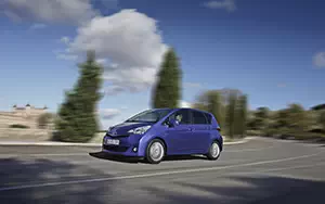 Обои автомобили Toyota Verso S - 2011