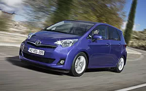   Toyota Verso S - 2011