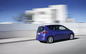   Toyota Verso S - 2011