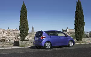   Toyota Verso S - 2011