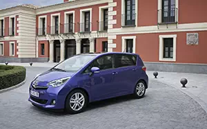   Toyota Verso S - 2011