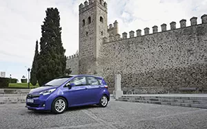   Toyota Verso S - 2011