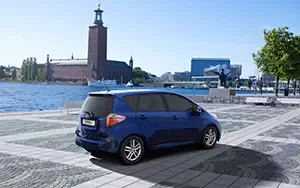   Toyota Verso S - 2011