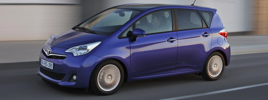 Обои автомобили Toyota Verso S - 2011 - Car wallpapers
